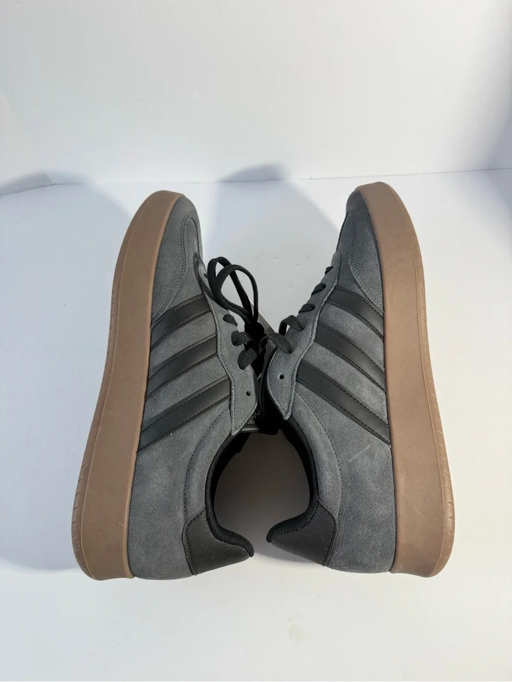 adidas Barreda Sneakers Men’s Size 13 JQ7237 Gray Suede/ Black Low Top New